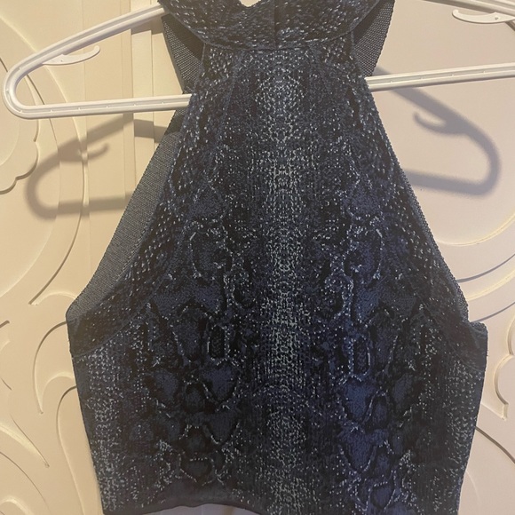 BCBG snake print crop top - Picture 2 of 3